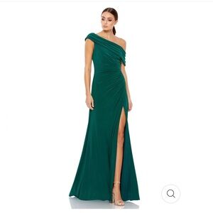Mac Duggal Drop Shoulder Dress in Emerald Green